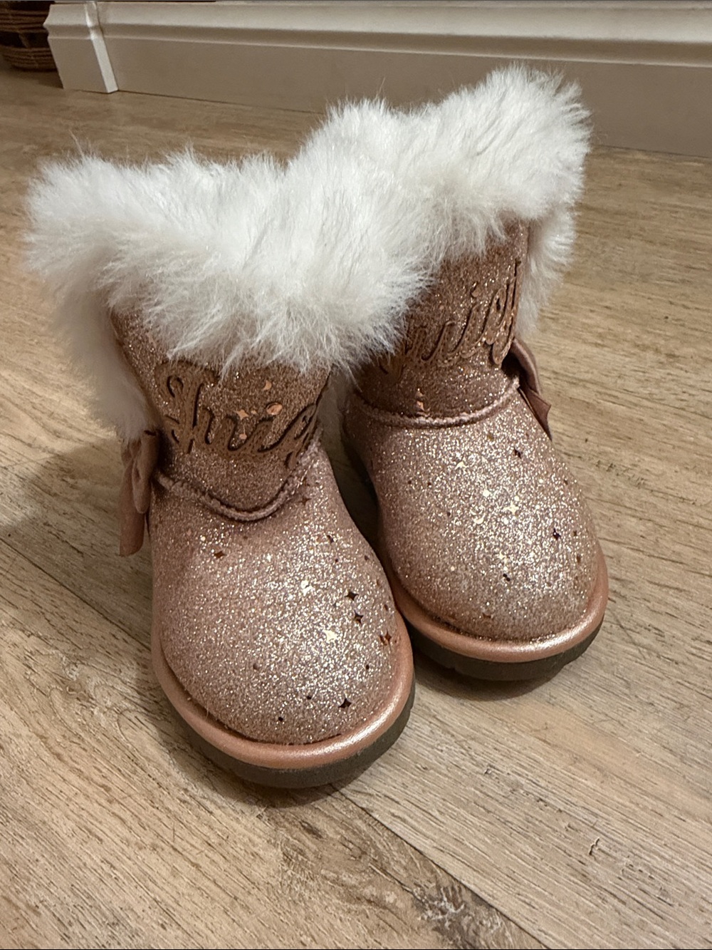 Juicy Couture Glitter Faux-Fur Cuffed Kids Boots - Rose